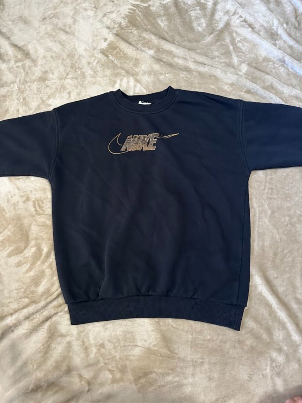 Nike Crewneck – Youth Boys Medium
